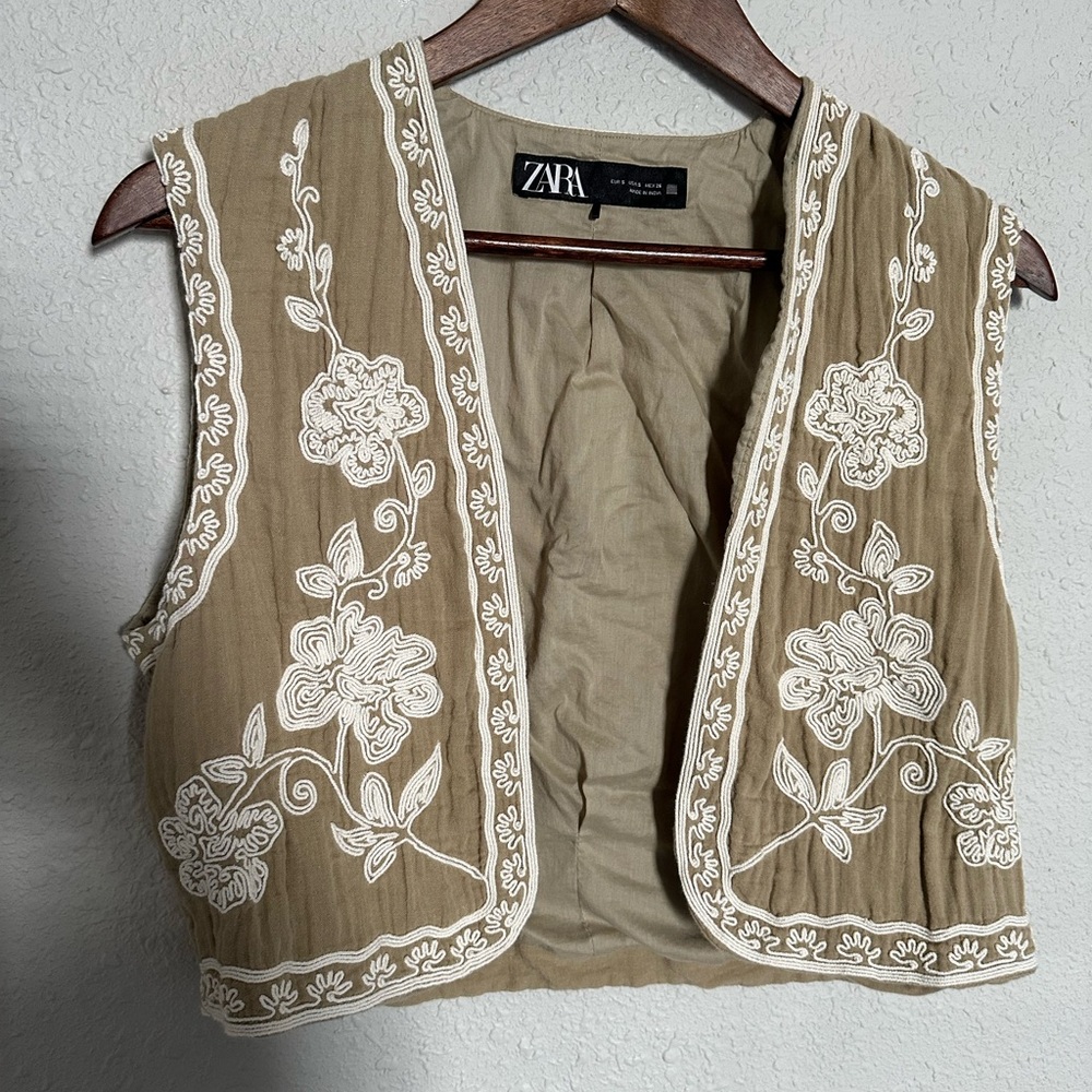 Zara Beige vest - Picture 2 of 4